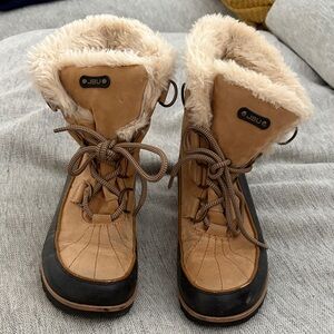 JBU Brown and Black Fur-Lined Boots
